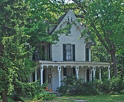 Edwin Trump House Fenton MI.jpg