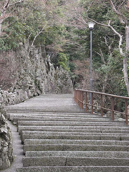 File:Eigenji temple , 永源寺 - panoramio - z tanuki (8).jpg