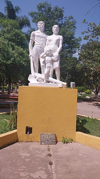 File:Estatua a los agriculturores de Yuto(Jujuy).jpg