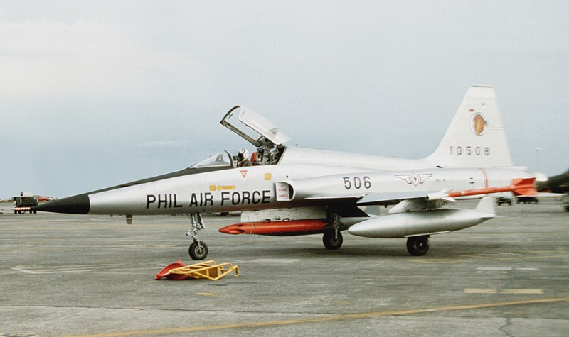 File:F-5E Philippine AF at Clark AB 1982 (modified).jpg