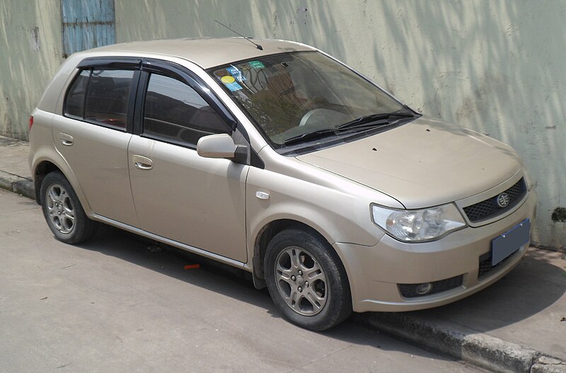 File:FAW Weizhi hatch 01 China 2012-04-22.jpg