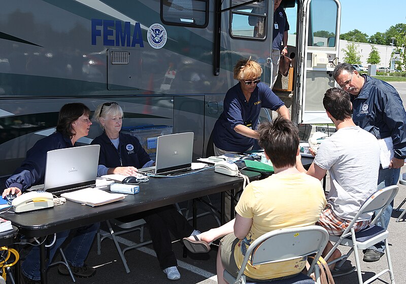 File:FEMA - 44001 - Mobile Disaster Recovery Center in Nashville, TN.jpg