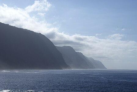 "Fajã_do_Ouvidor,_a_grandiosidade_das_falésias,_Norte_Grande,_Velas,_ilha_de_São_Jorge.JPG" by User:Luissilveira