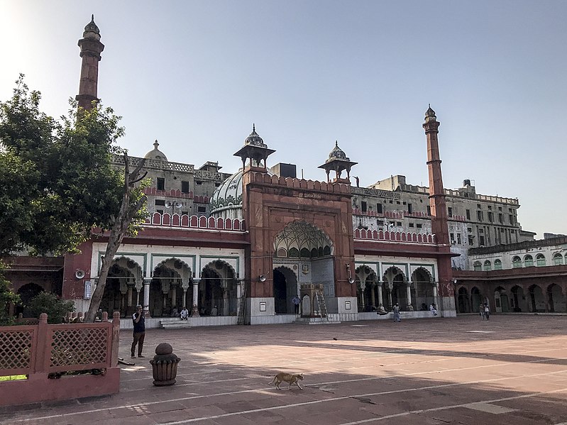 File:Fatehpuri Masjid in Delhi 11.jpg