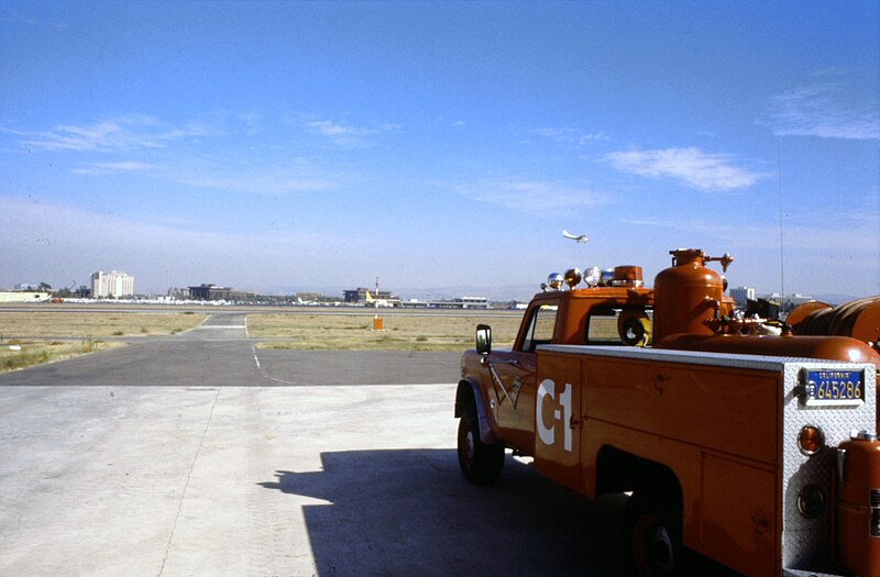 File:Fire truck, John Wayne Airport, circa 1980.jpg