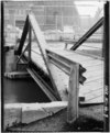 GENERAL VIEW OF WEST TRUSS, LOOKING EAST - Sauk Creek Bridge, Spanning Sauk Creek in Port Washington Harbor, Port Washington, Ozaukee County, WI HAER WIS,45-POWASH,2-3.tif