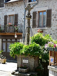 La croix du bourg.