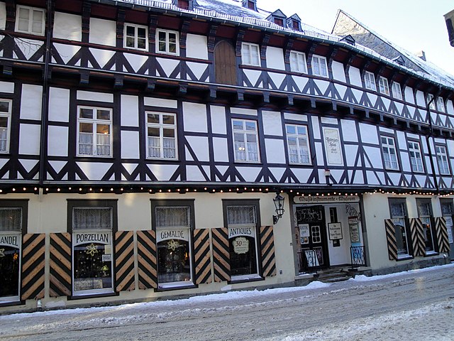 Das Musikinstrumente- und Puppenmuseum in einem um 1510 errichteten Fachwerkhaus in Goslar