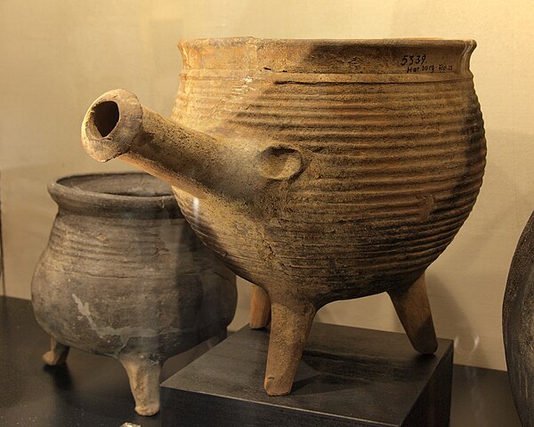 Two cooking pots (Grapen) from medieval Hamburg c. 1200–1400 AD