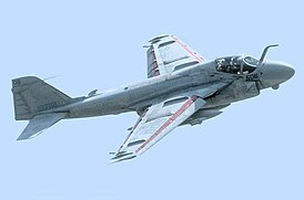 A-6E eskadrille VA-34 Blue Blasters fra den amerikanske flåde under flyvning