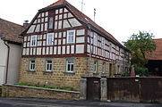 This is a picture of the Bavarian Baudenkmal (cultural heritage monument) with the ID D-6-78-174-100 (Wikidata) Herrenseestraße 17, Reichmanshausen, Gemeinde Schonungen, Unterfranken; Deutschland