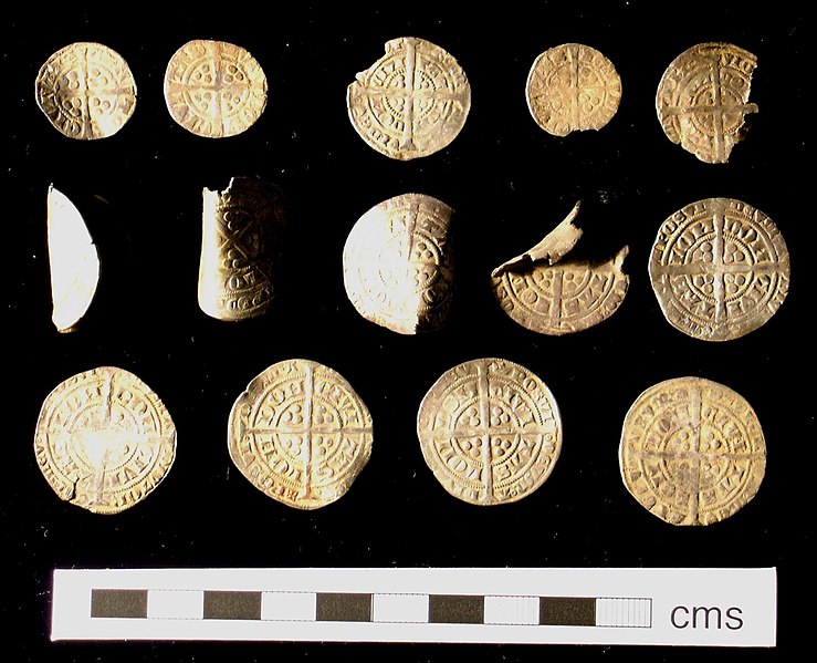 File:Hoard of 14 Medieval silver coins reverse.jpg