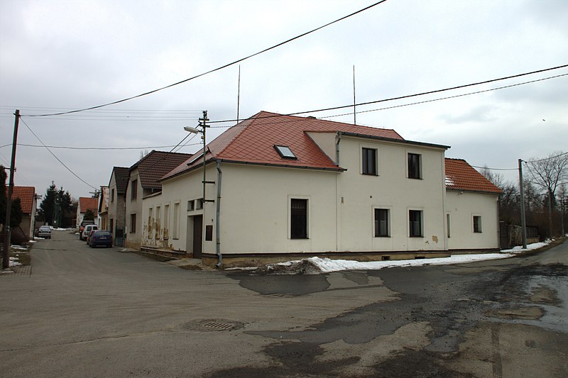 File:Hvozd, Žďáry, hospoda.jpg