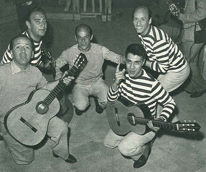 File:I cinque chitarristi del Festival di Napoli 1957 - da sinistra, Amedeo Pariante, Ugo Calise, Armando Romeo, Fausto Cigliano e Sergio Centi.jpg