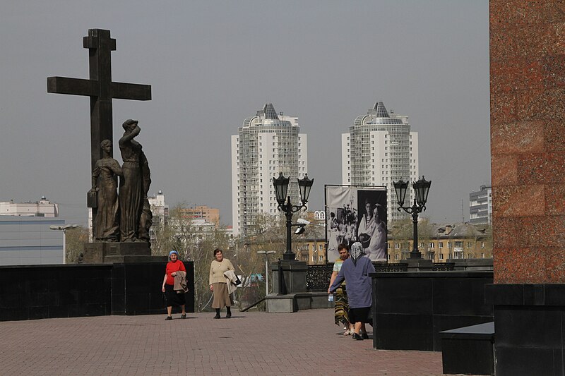 File:Jekaterinburg-Kathedrale auf dem Blut-20-2012-gje.jpg