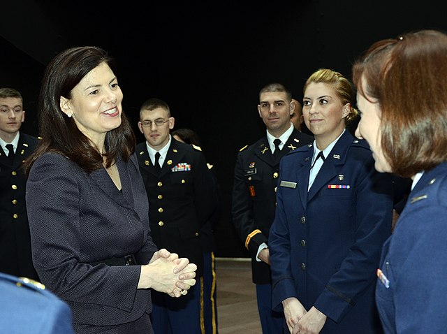Senator Ayotte meets with junior officers of New Hampshire National Guard
