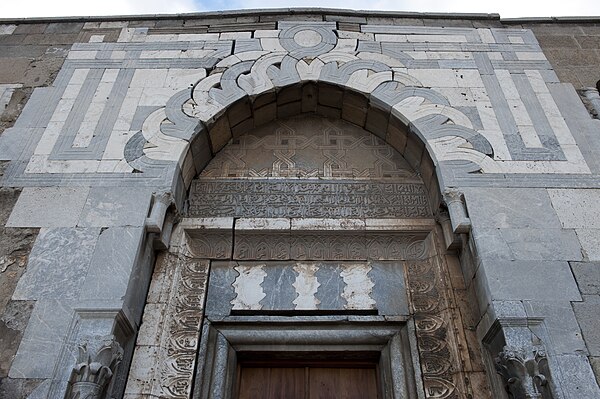 Ablaq stonework on the Alaeddin Mosque in Konya (13th century)