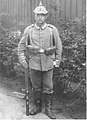 Grenadier des Regiments an der Ostfront mit grauer Felduniform mit Helmüberzug, 1915