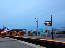 Babylon station LIRR Babylon Station.JPG