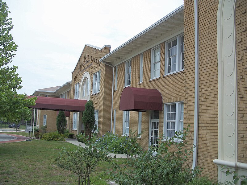 File:Lakeland Cox School03.jpg