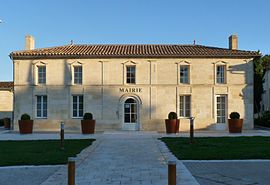 The town hall in Lapouyade