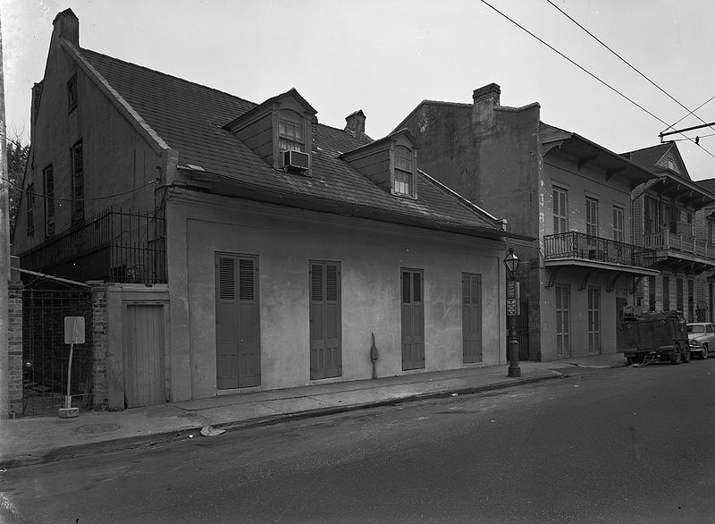 File:Latour and Laclottes Atelier.jpg