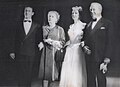 Com Ninette De Valois, Marisa Matteini e Claude Newman do Royal Ballet de Londres no final de um espetáculo (início dos anos 1960).