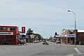 English: High St, the main street of Leeston, New Zealand