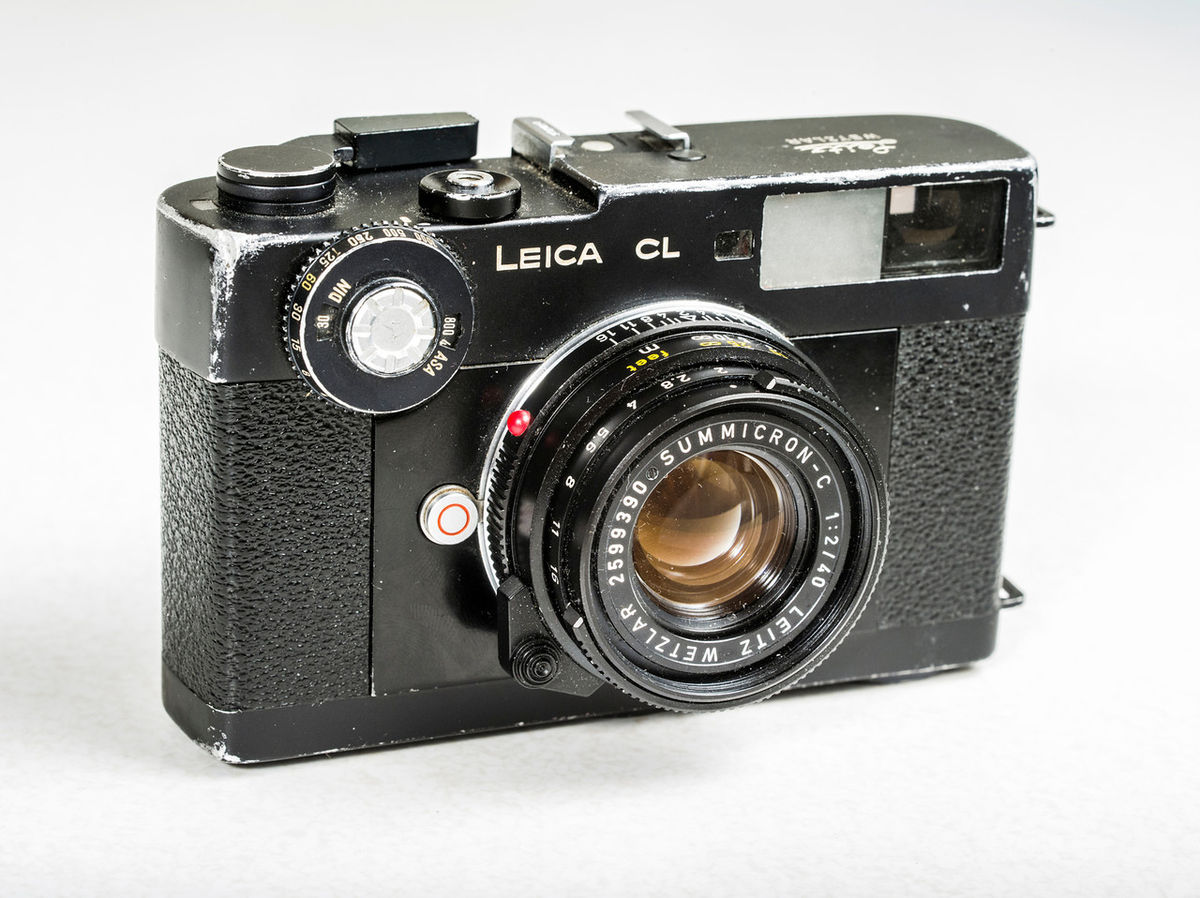 File:Leica CL with mm Summicron C.jpeg   Wikimedia Commons