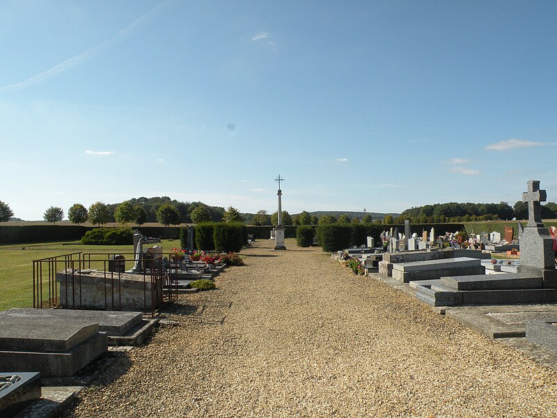 File:Lierville cimetiere.JPG