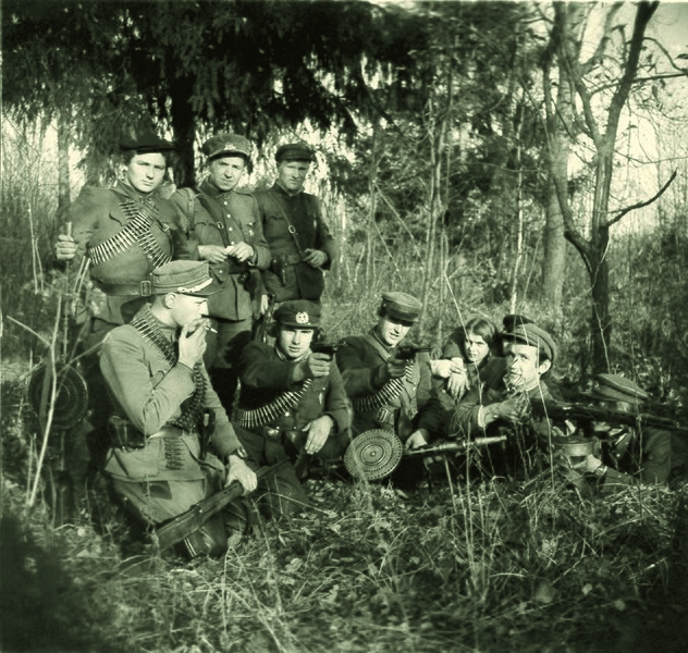 File:Lithuanian partisans of the Vytis military district Briedis (Moose) team Vygando squad, 1948.jpg