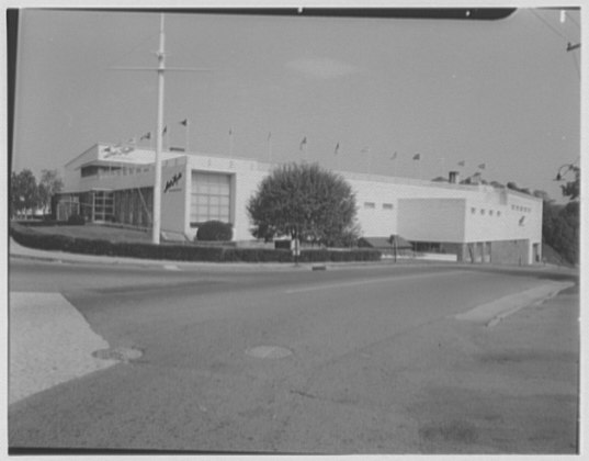 File:Lord & Taylor, business in Manhasset, Long Island. LOC gsc.5a25299.tif