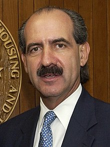 Luis J. Lauredo 207-DP-8417A-LuisLaredo (cropped).jpg