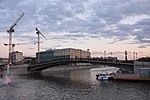 Миниатюра для Файл:Luzhkov Bridge in the evening light 02.JPG