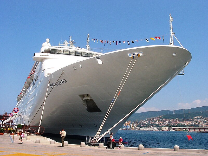 File:MS Costa Classica Trieste 1.jpg