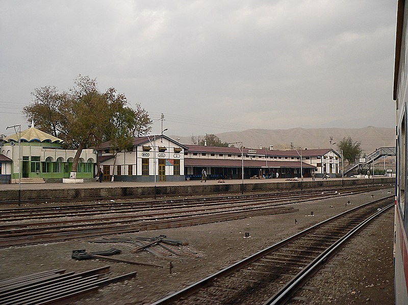 File:Machh Railway Station - 40450.jpg