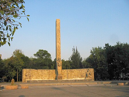 Tập_tin:MonumentoMadre.JPG