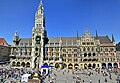 Neues Rathaus München, Front zum Marienplatz