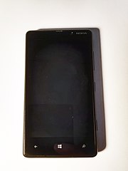 Nokia Lumia 820 front.jpg