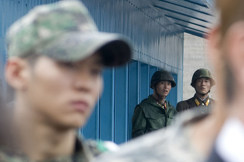 File:North Korean soldiers watch as South Korean Foreign Minister Yu Myung-hwan, U.S. Secretary of State Hillary Rodham Clinton, U.S. Secretary of Defense Robert Gates and South Korean Defense Minister Kim Tae-young 100721-D-JB366-009.jpg