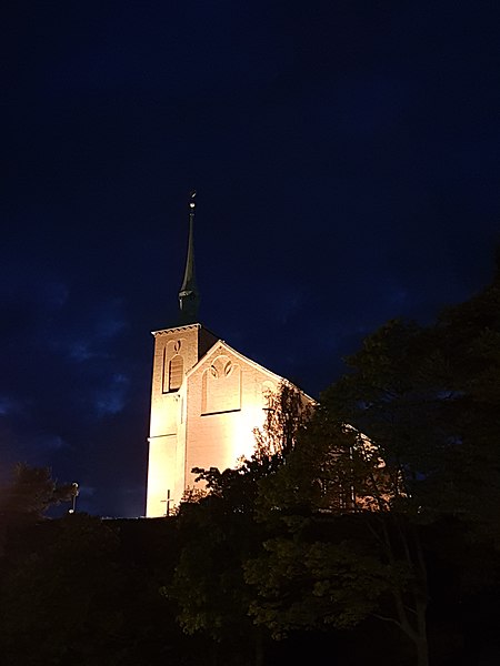 File:Nynäshamn kyrka 20160919.jpg