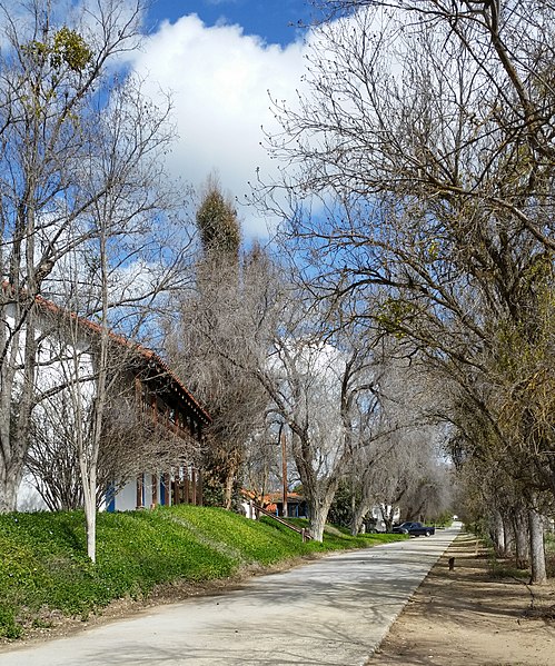 File:OldHighway101nearMissionSanMiguelCalifornia.jpg