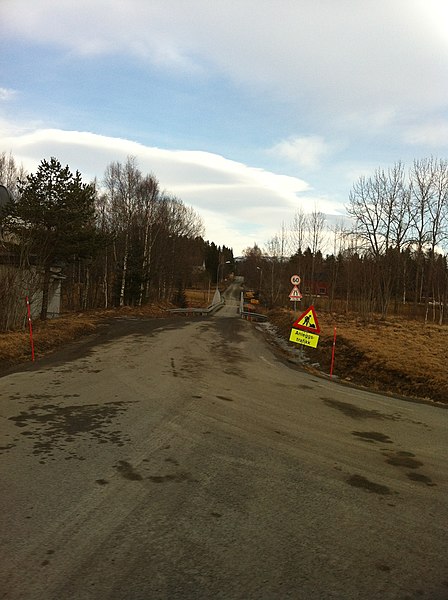 File:One Narrow Bridge, Norway Feb 2014 - panoramio.jpg