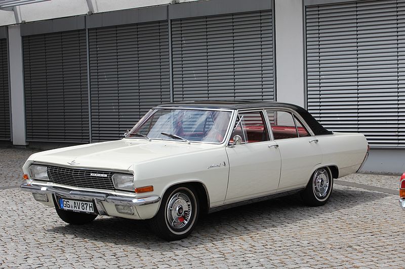 Datei:Opel 50 Jahre Design (14541646973).jpg