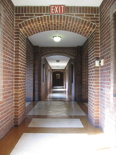 File:PCJ - interior, hallway.JPG