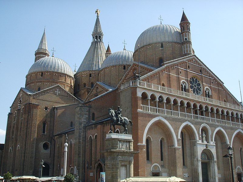 File:Padova, basilica del santo.JPG