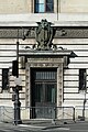 Français : Palais de Justice, Paris. Pavillon d'angle quai des Orfèvres-Boulevard du Palais. Porte.