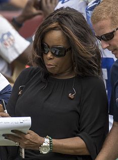 Pam Oliver American sportscaster