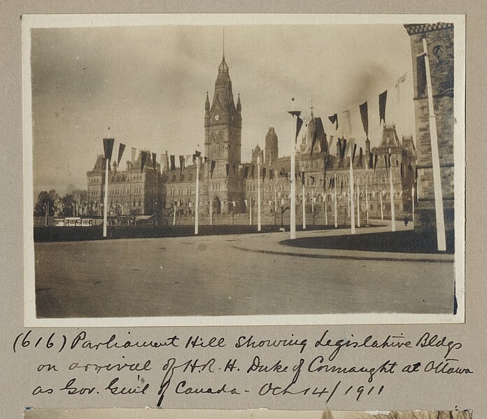 File:Parliament Hill during a visit of the Duke of Connaught, Ottawa (PR2004-010.52.3-616).jpg