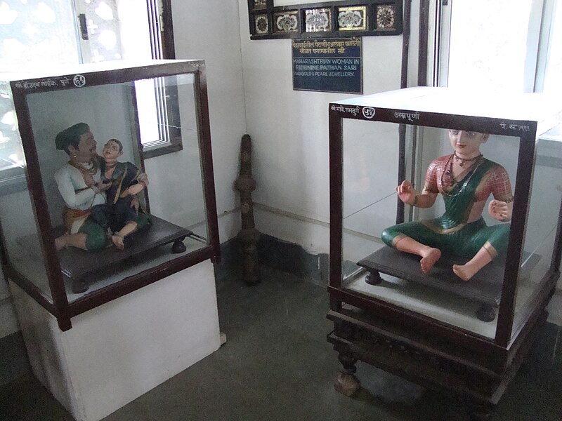 File:Parvati Peshwa Museum statues.jpg